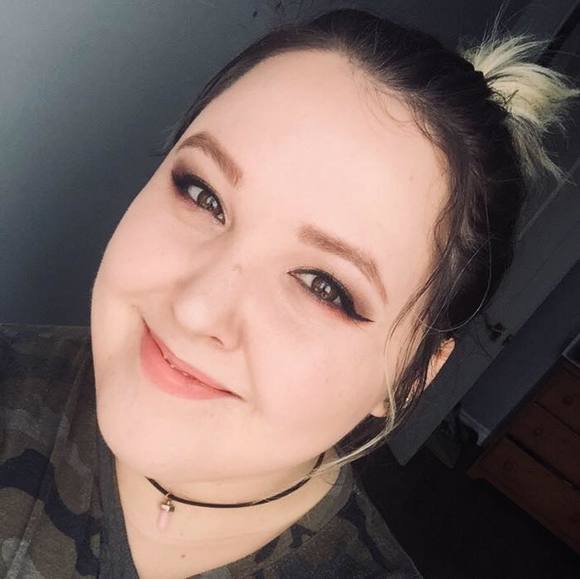 Meet your Posher, Sabrina - Picture 1 of 1